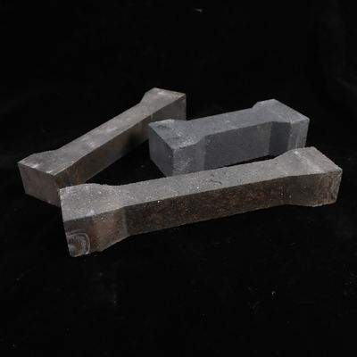 अनावरित भट्टी पोस्ट ठंडी कुचलने की शक्ति >90MPA स्पष्ट सरंध्रता 7-8% भट्टी संचालन के लिए