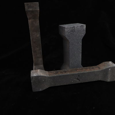 अनावरित भट्टी पोस्ट ठंडी कुचलने की शक्ति >90MPA स्पष्ट सरंध्रता 7-8% भट्टी संचालन के लिए