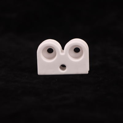 25-35 W/mK तापीय चालकता एल्यूमीनियम ऑक्साइड सिरेमिक कठोर और सफेद उत्पादों के लिए एकदम सही संयोजन