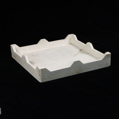 स्थायित्व लंबे समय के लिए सिरेमिक और धातु उद्योगों में फायरिंग चक्रों के दौरान उच्च स्थिरता बनाए रखने के लिए डिज़ाइन किया गया रेफ्रेक्टरी सग्गर