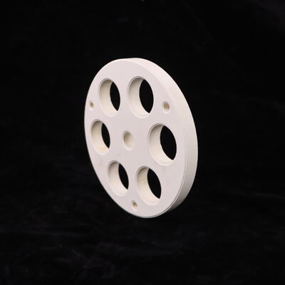 आमतौर पर 15 प्रतिशत से कम सरंध्रता वाली उच्च तापमान वाली मुलाइट सिरेमिक, जो गर्मी प्रबंधन और दीर्घकालिक विश्वसनीयता के लिए डिज़ाइन की गई है