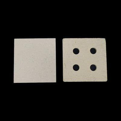 सफेद कॉर्डियराइट मुलाइट भट्टी की अलमारियां, भट्टी में फायरिंग के लिए अलमारियां, बेहतर थर्मल शॉक प्रतिरोध और लंबी उम्र के लिए इंजीनियर की गई हैं