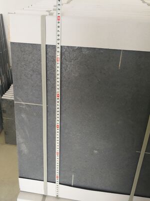 भट्ठा फायरिंग संचालन के लिए तैयार ब्लैक सिलिकॉन कार्बाइड भट्ठा अलमारियां थर्मल स्थिरता और पहनने के प्रतिरोध की पेशकश करती हैं