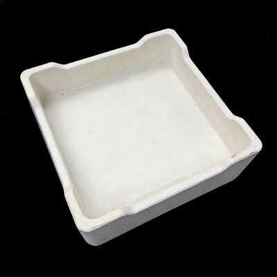 Smooth surface refractory sagger providing high stability and durability for thermal insulation during firing operations