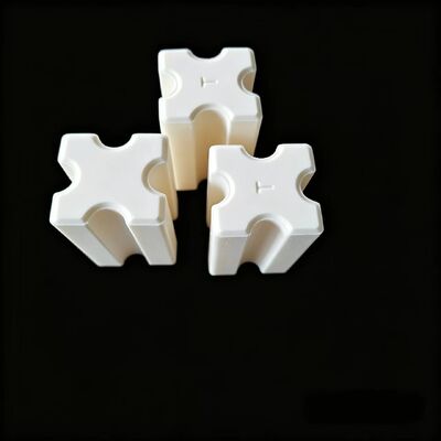 तन्य शक्ति 200 से 400 एमपीए एल्यूमीनियम सिरेमिक प्रदान करता है इन्सुलेशन प्रतिरोध 1012 ओम-सेमी से अधिक औद्योगिक बिजली के लिए सामग्री