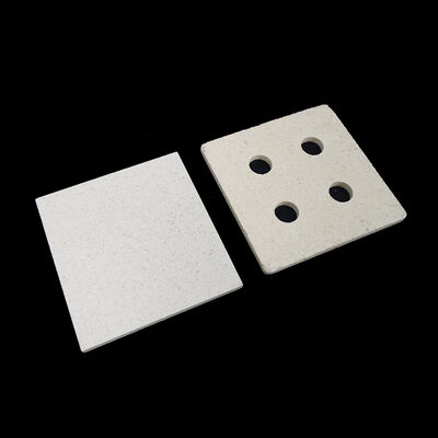 सफेद कॉर्डियराइट मुलाइट भट्टी की अलमारियां, भट्टी में फायरिंग के लिए अलमारियां, बेहतर थर्मल शॉक प्रतिरोध और लंबी उम्र के लिए इंजीनियर की गई हैं